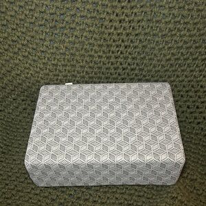 Pillow Cube - Travel Set